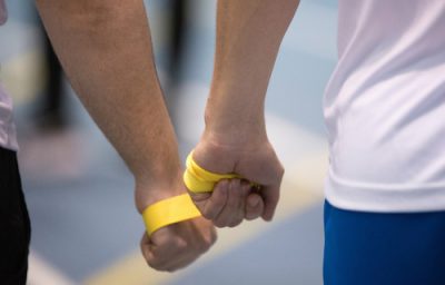 guide running hands